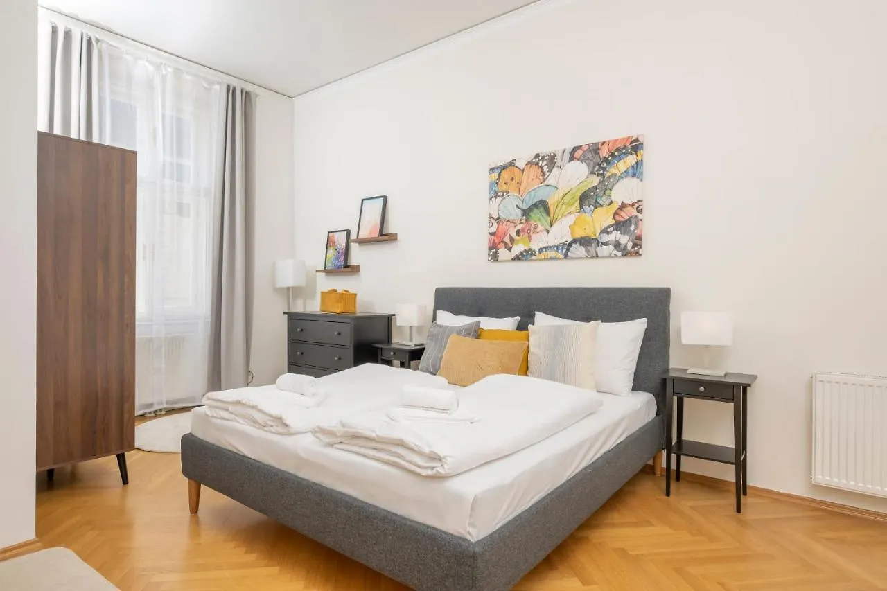 Rooftop Studio Borse By Ichbucheat Apartment Viena